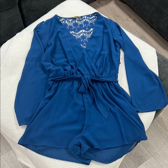 Double Zero Dresses & Skirts - Double Zero Blue Bell Sleeve Romper